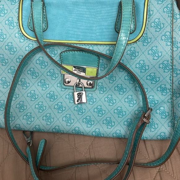 COPY - Guess Crossbody/handbag - Picture 7 of 7